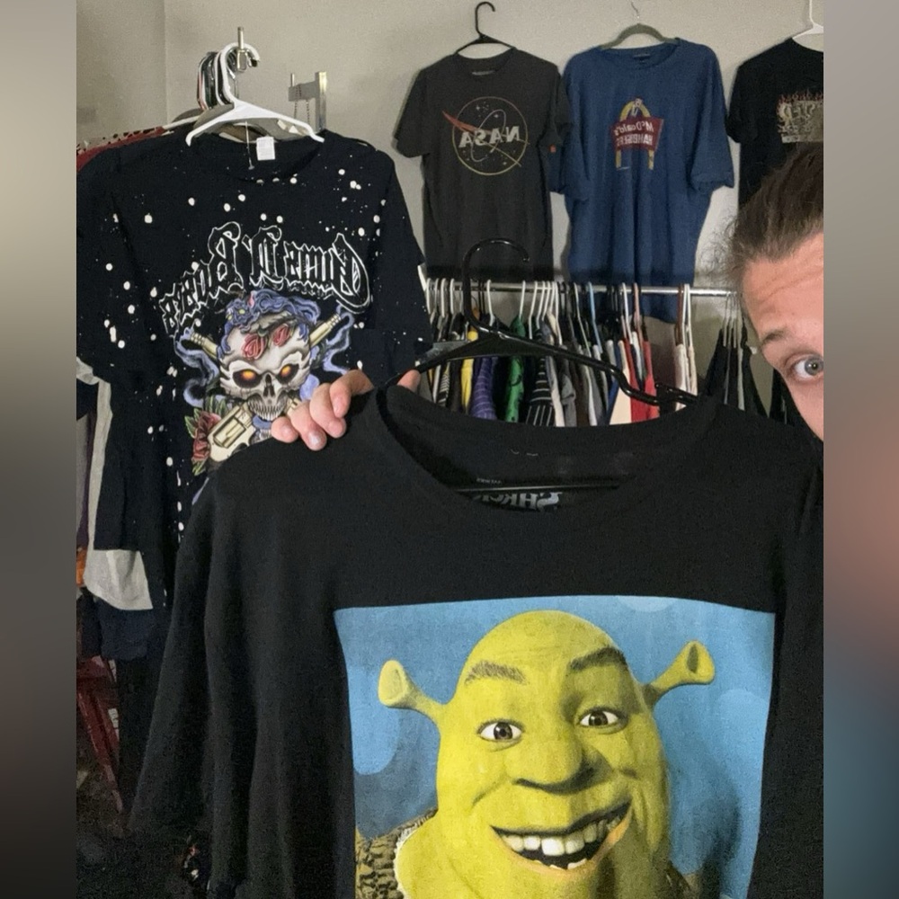 LIVE SHOW ITEM